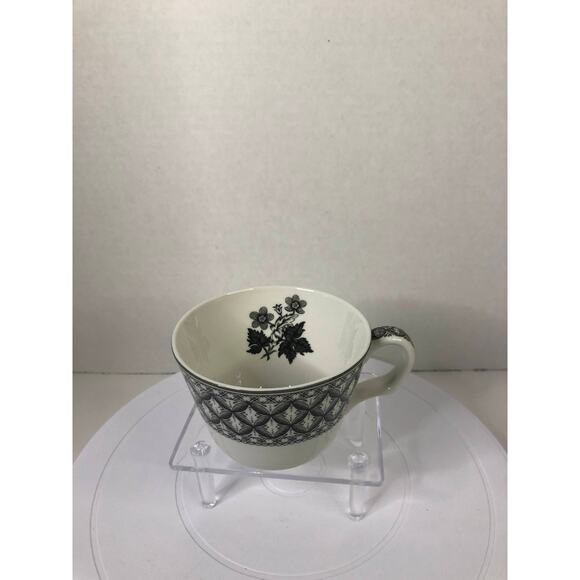 The Spode Blue Room Collection Geranium Teacup and Saucer - Picture 11 of 11